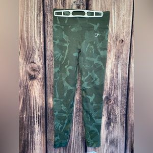 Gymshark leggings. Green camo